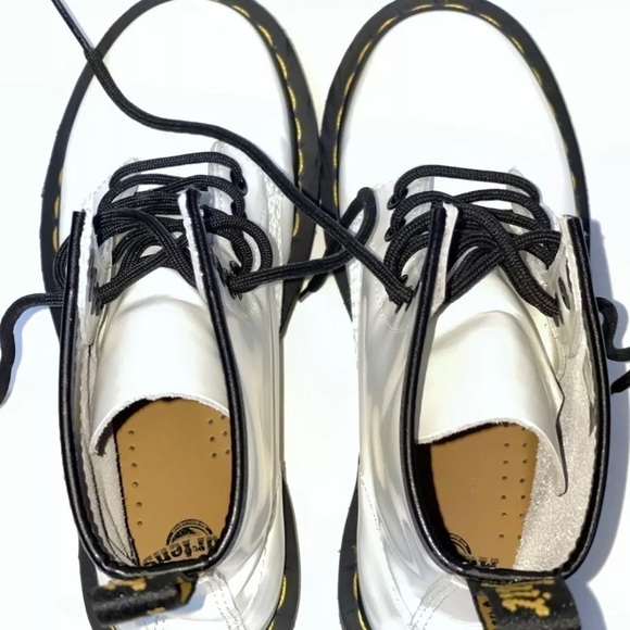 DR. MARTENS 1460 (11821) SMOOTH LEATHER LACE UP BOOTS WHITE SIZE - 6 .US/37 .EU - Picture 11 of 12